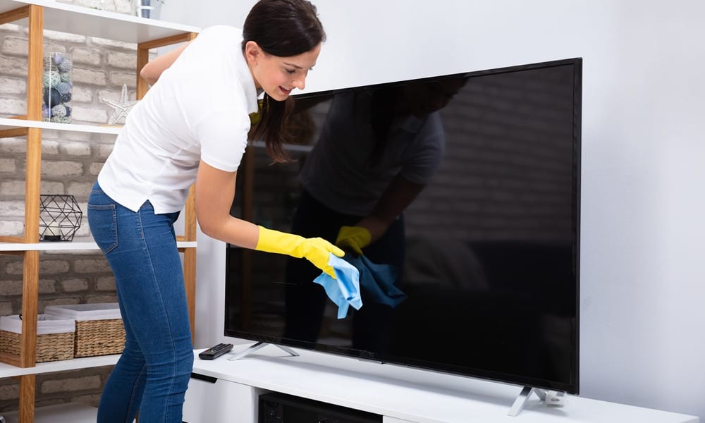 cleaning tv safely