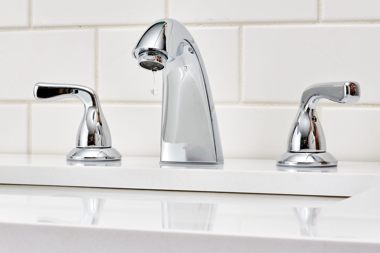 diagnosing faucet leaks